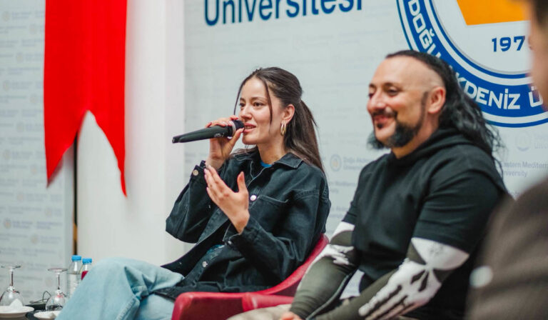 Hayko Cepkin ve Pelin Akil’e Yoğun İlgi